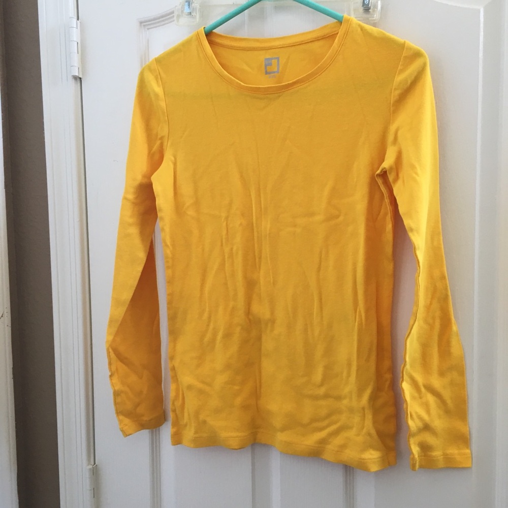 FINAL MARKDOWN Ladies j c Penney tee medium